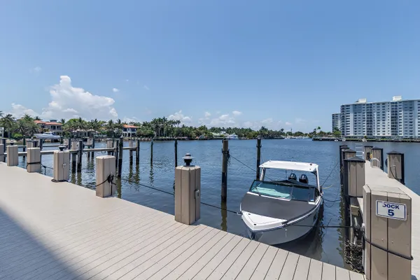 $1,300,000 | 400 Seasage Drive, Unit 806, Delray Beach, FL 33483
