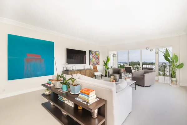 $1,300,000 | 400 Seasage Drive, Unit 806, Delray Beach, FL 33483