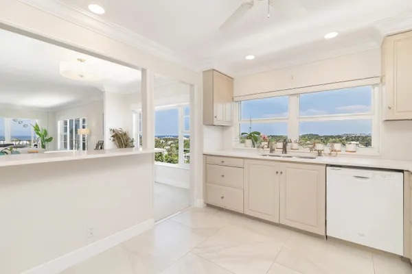 $1,300,000 | 400 Seasage Drive, Unit 806, Delray Beach, FL 33483