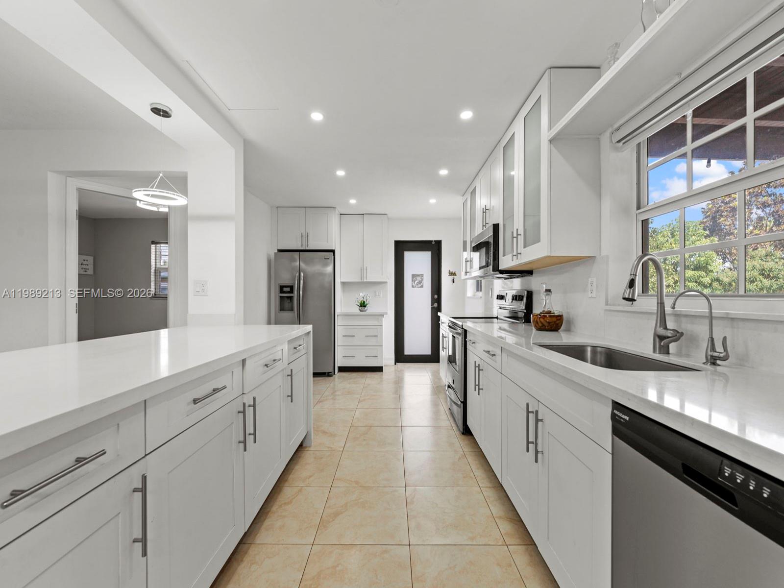3605 Southwest 122nd Place Miami, FL 33175 - Photo 12 of 53
