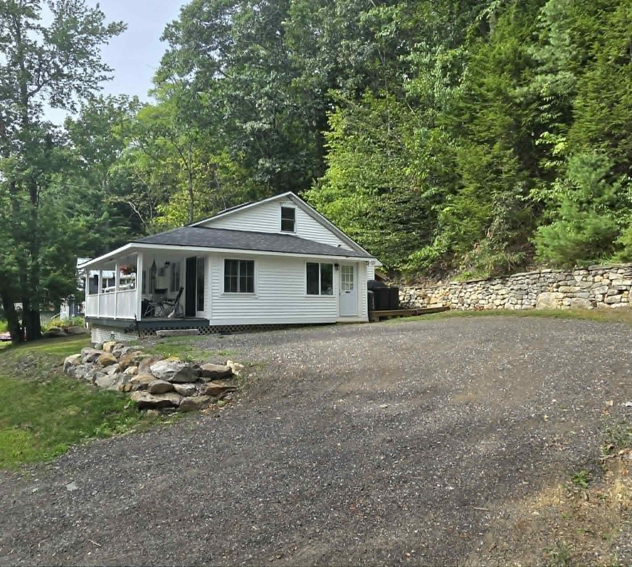 379 Hosmer Pond Road Camden, ME 04843 - Photo 5 of 42 ed61060c-ec84-4038-8c17-51f58911a27e