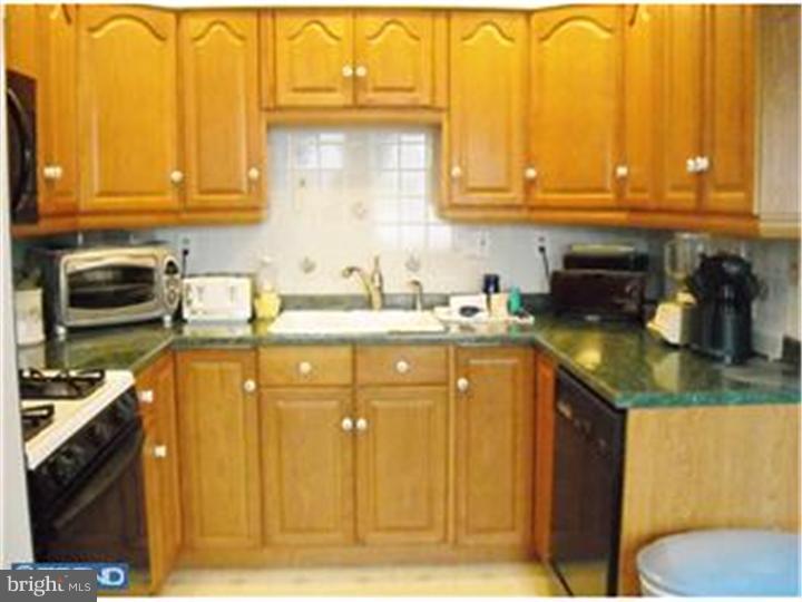 12010 Medford Road Philadelphia, PA 19154 - Photo 11 of 17 Kitchen
