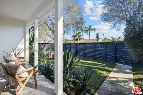 $2,595,000 | 1009 Vernon Avenue, Venice, CA 90291