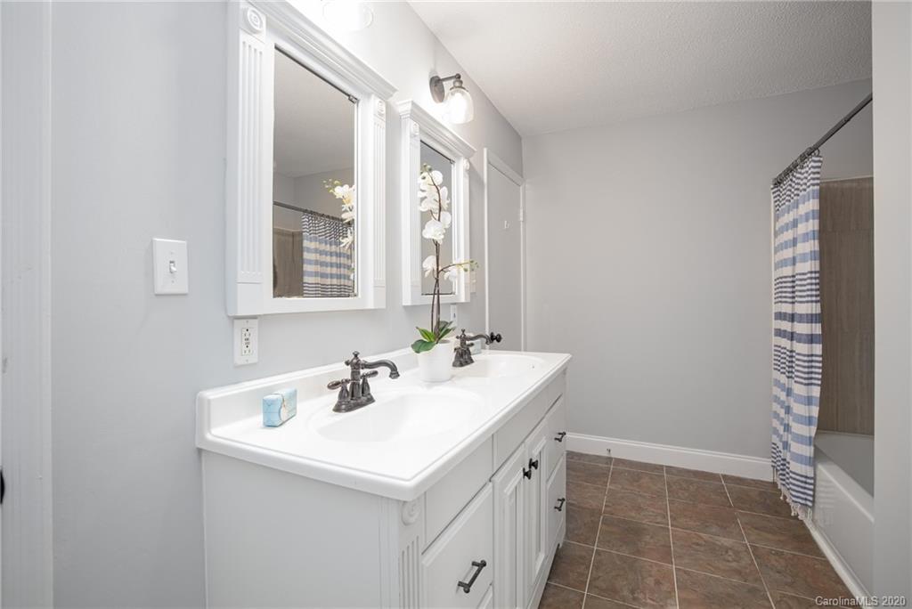 235 Meadowbrook Road Charlotte, NC 28211 - Photo 22 of 42 Gallery Image 22