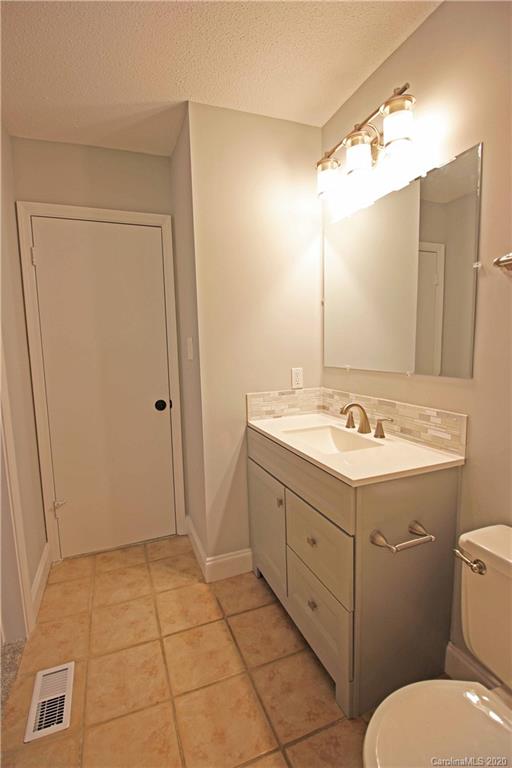 235 Meadowbrook Road Charlotte, NC 28211 - Photo 29 of 42 Gallery Image 29
