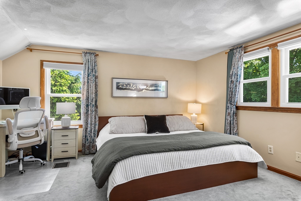 37 Bonad Road Stoneham, MA 02180 - Photo 18 of 41 Gallery Image 18