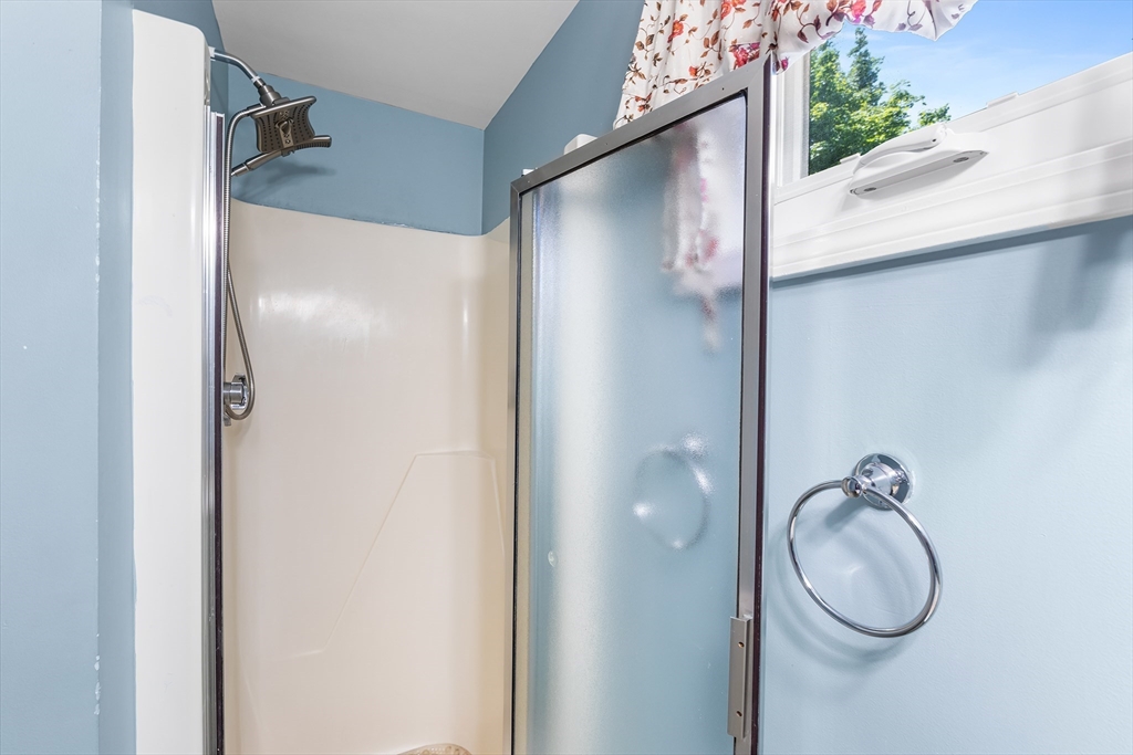 37 Bonad Road Stoneham, MA 02180 - Photo 19 of 41 Gallery Image 19