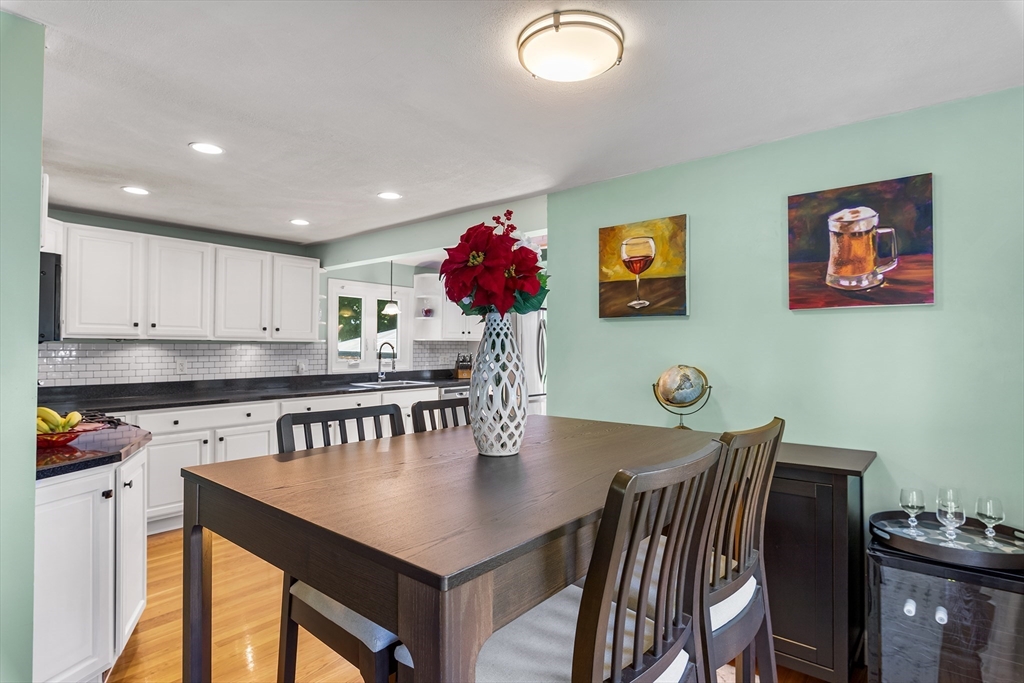 37 Bonad Road Stoneham, MA 02180 - Photo 5 of 41 Gallery Image 5
