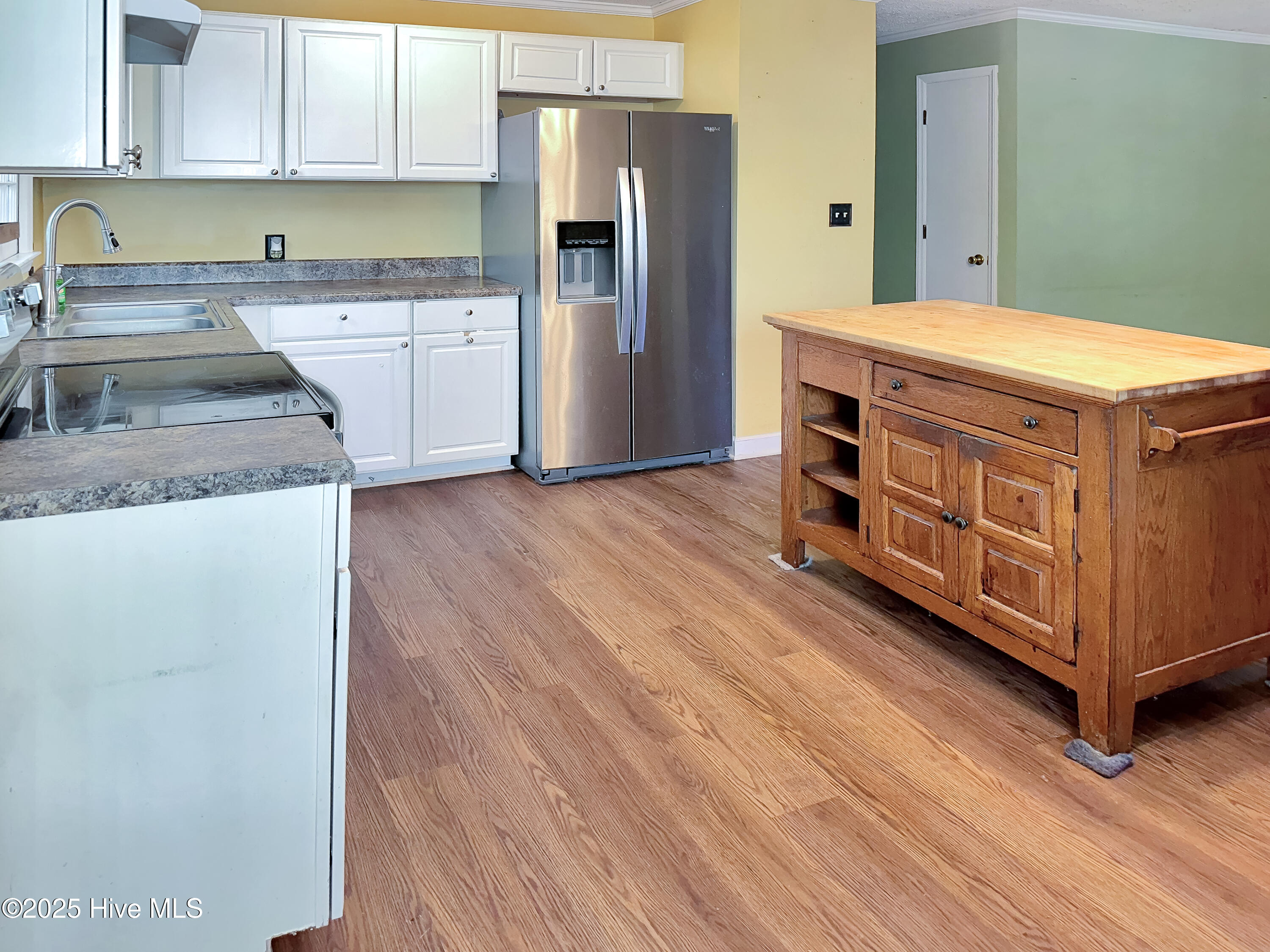 879 Cheves Road Zebulon, NC 27597 - Photo 3 of 22 IMG_1456