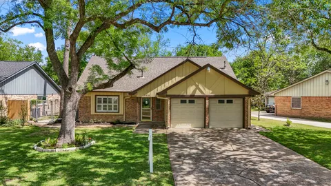 $284,999 | 5918 Par 4 Drive, Houston, TX 77088