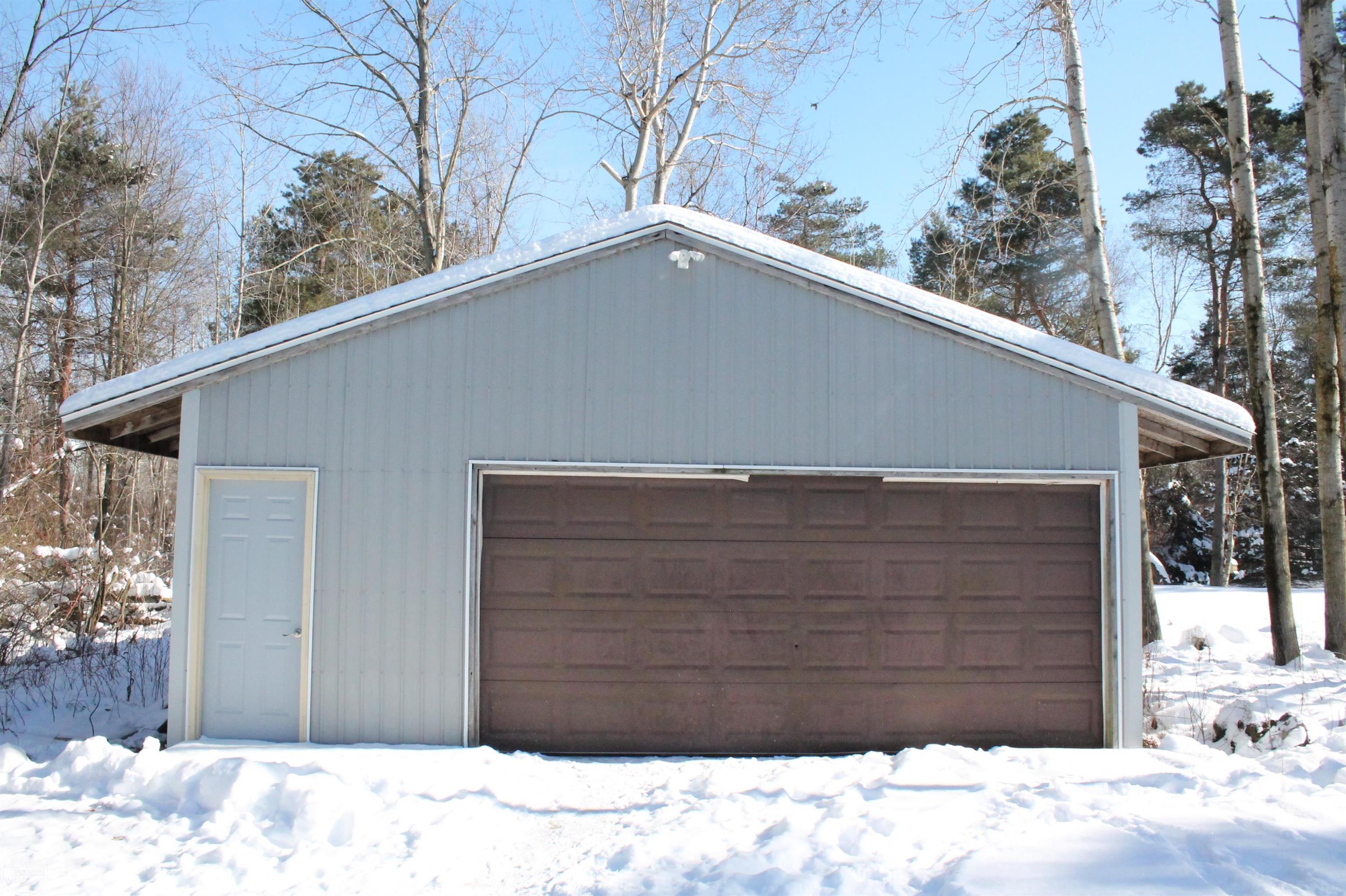 3233 Babcock Road Lexington, MI 48450 - Photo 4 of 51 50100780-3.JPG