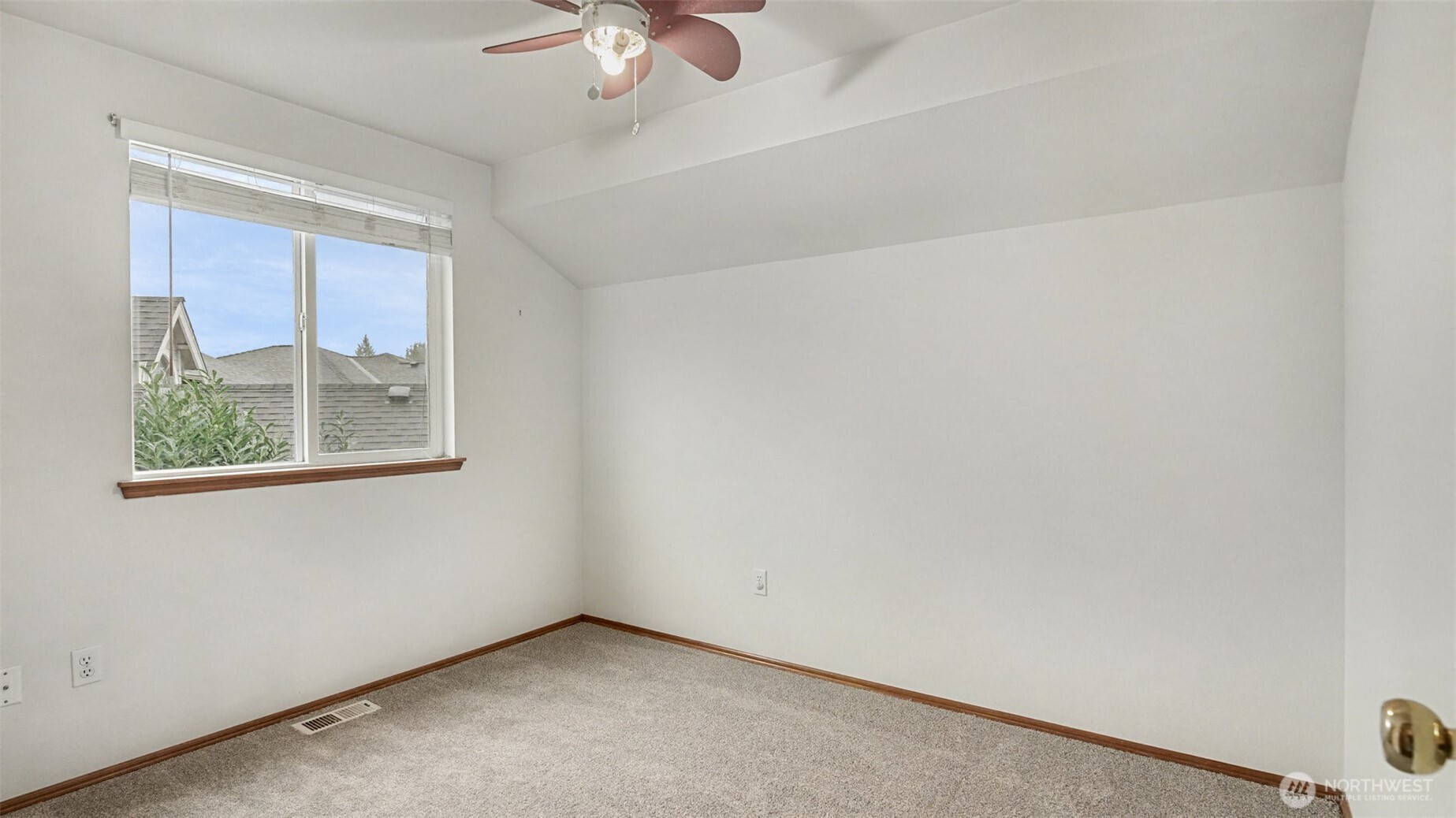 12606 Southeast 265th Place Kent, WA 98030 - Photo 17 of 23