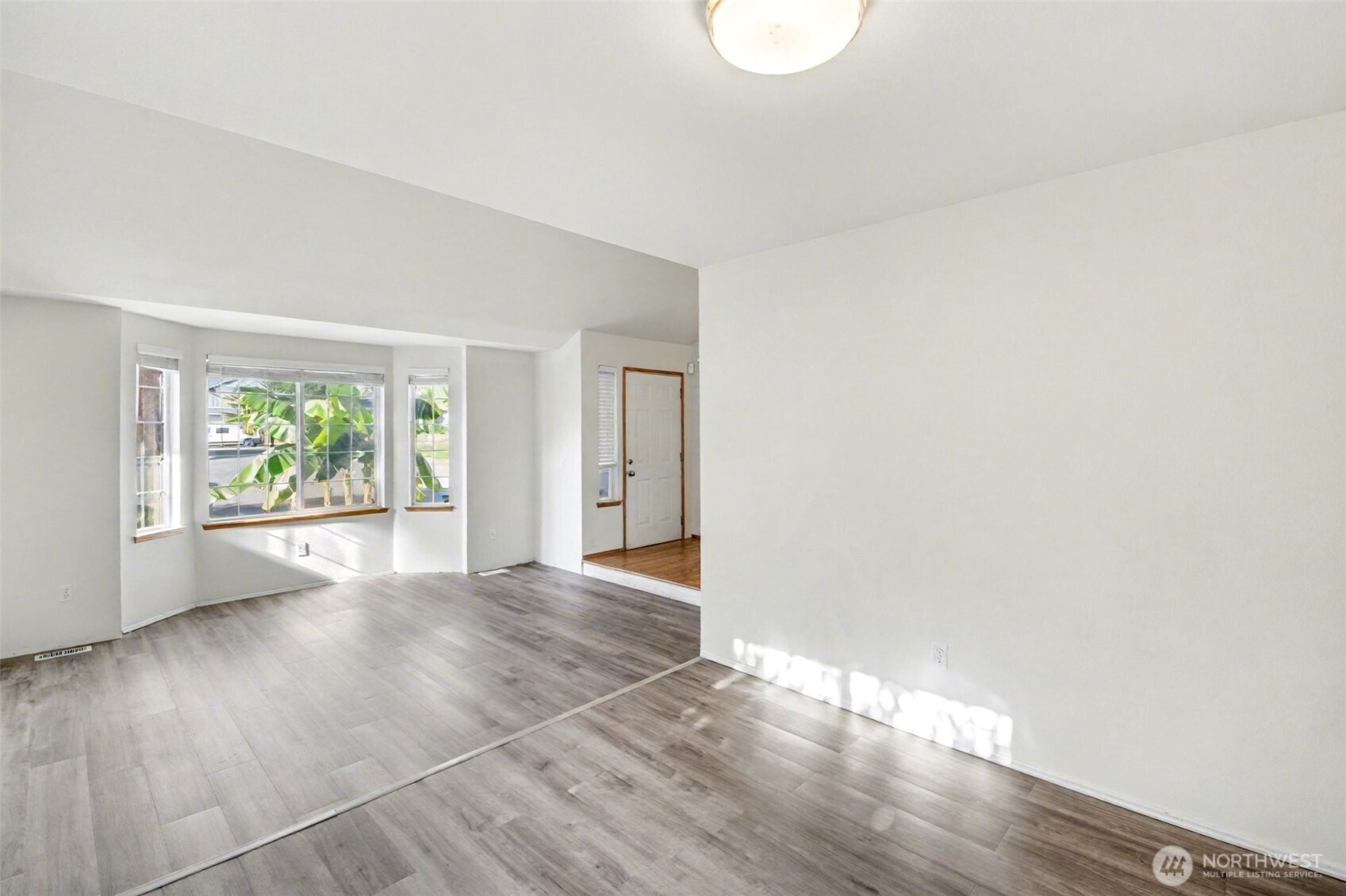 12606 Southeast 265th Place Kent, WA 98030 - Photo 3 of 23