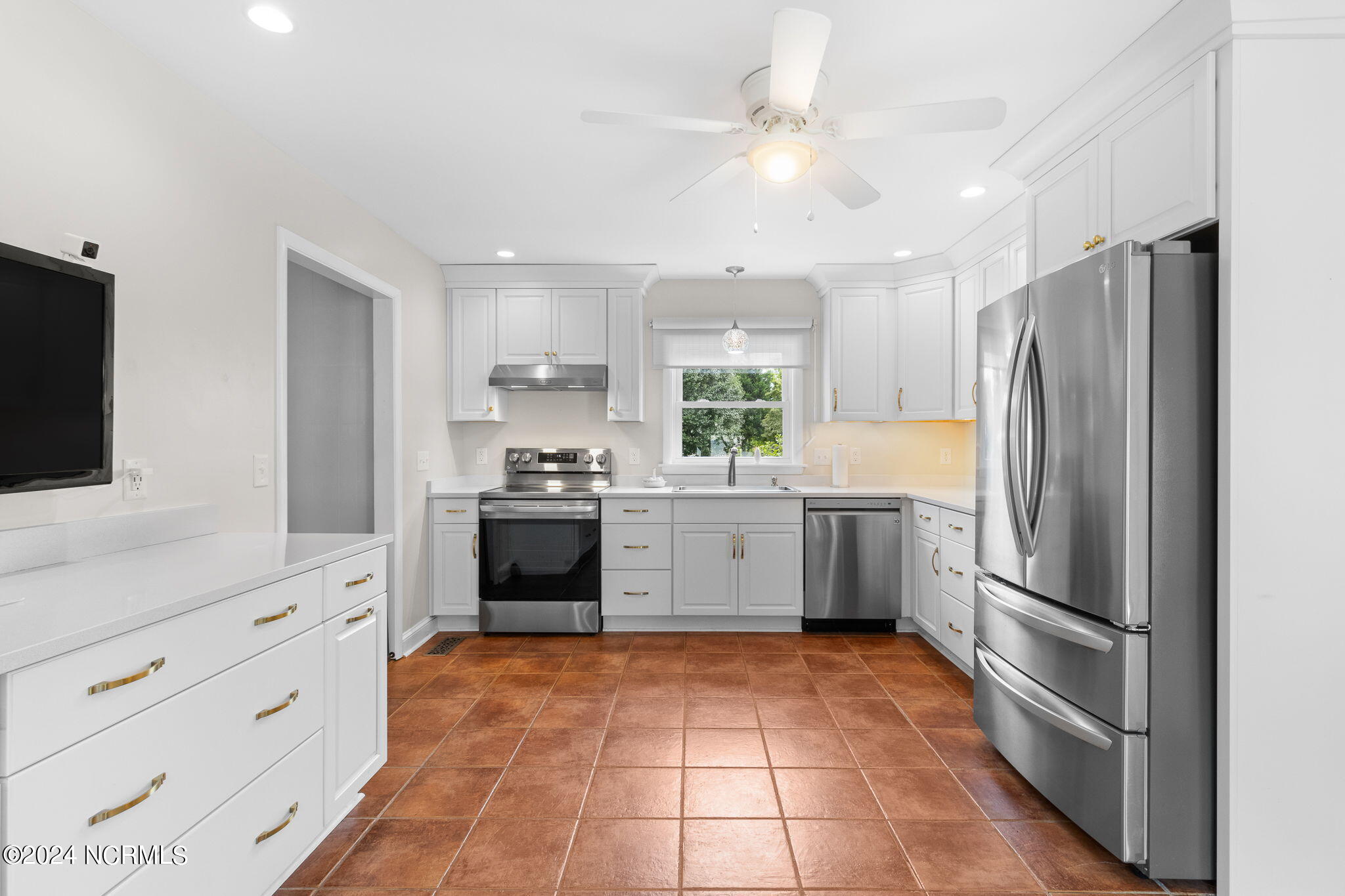 1359 Waterlily Road Coinjock, NC 27923 - Photo 13 of 60 22-web-or-mls-waterlily-9923