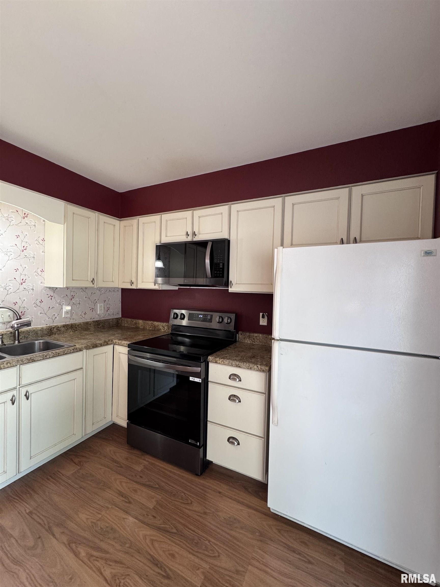 25 South Yorktown Road Macomb, IL 61455 - Photo 12 of 33 Gallery Image 12