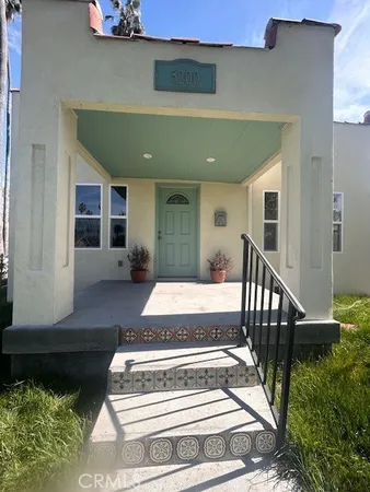 $3,400 | 5200 South St Andrews Place, Los Angeles, CA 90062