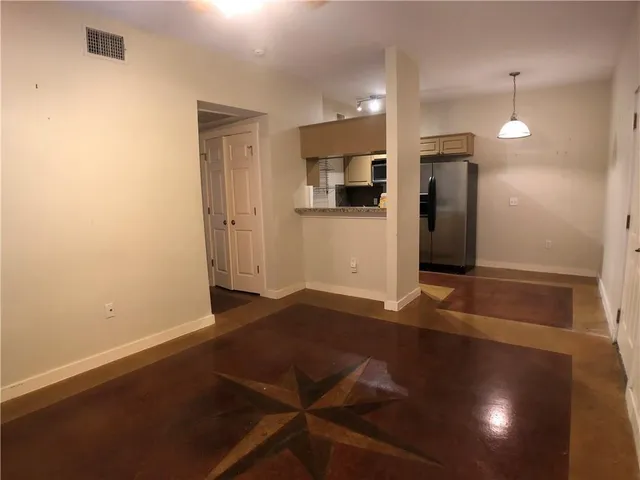$1,200 | 2106 Cullen Avenue, Unit 111, Austin, TX 78757