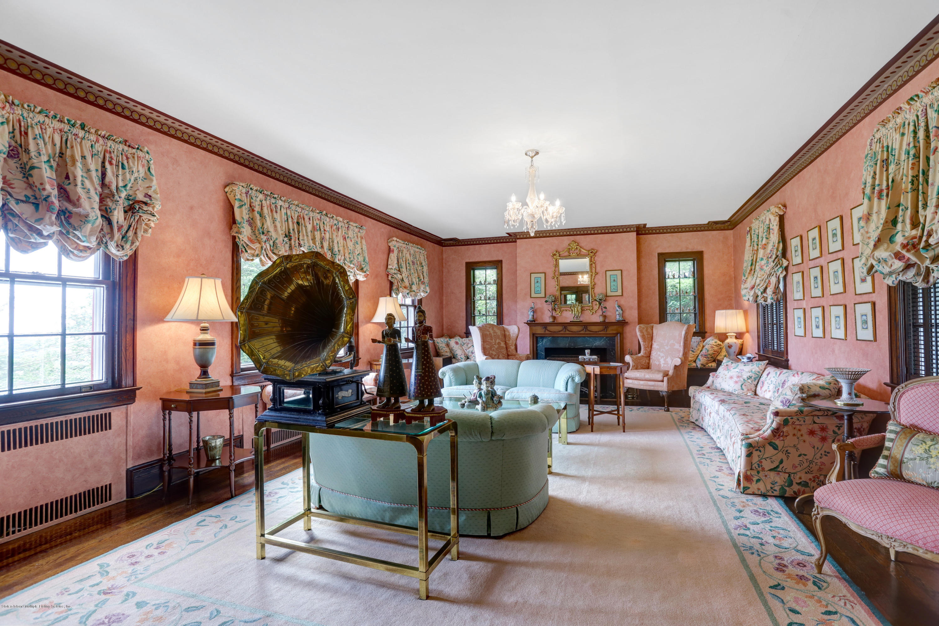 23 Holsman Road Staten Island, NY 10301 - Photo 8 of 29 IMG_8992_3_4_5_6_7_8