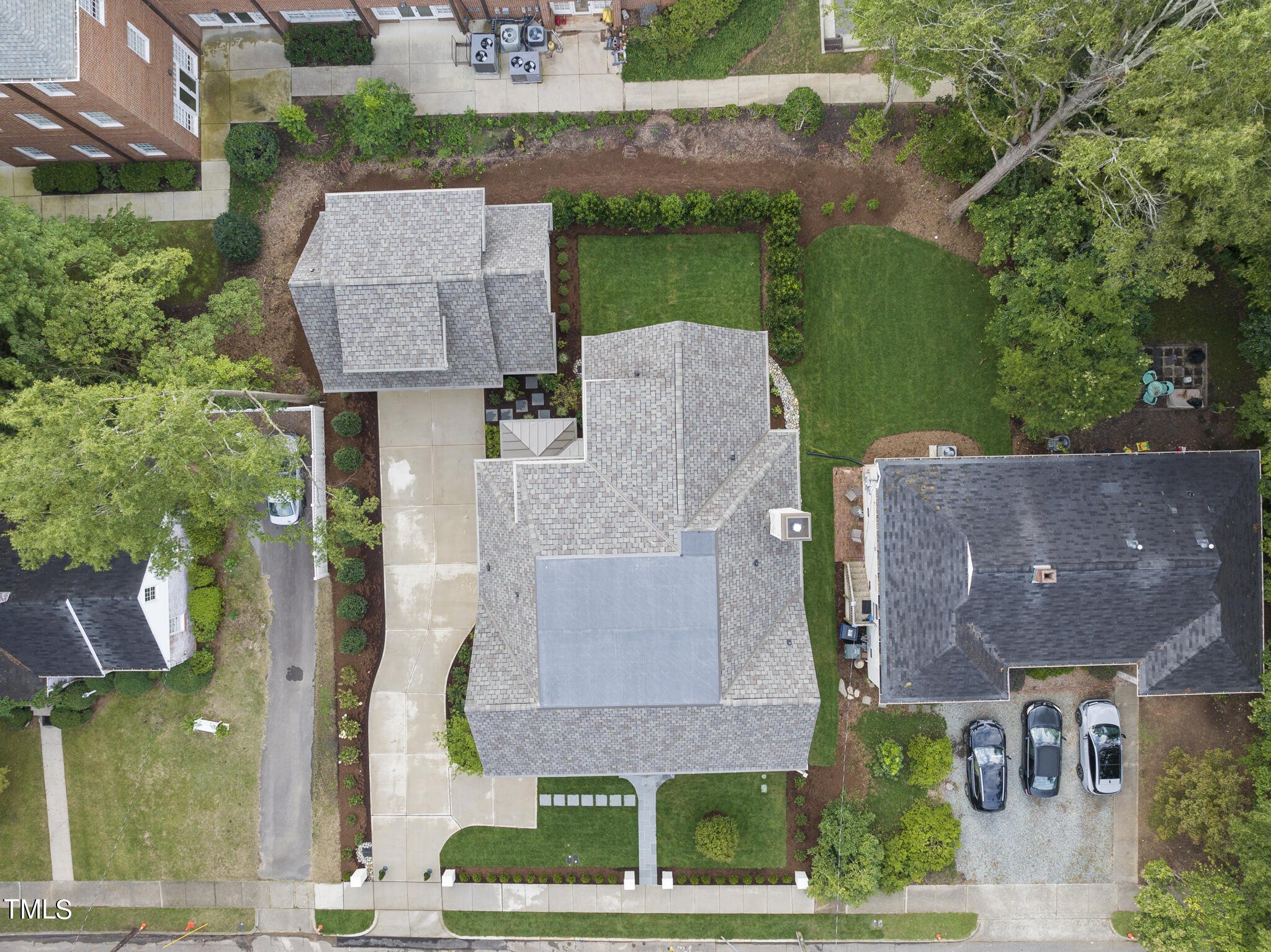 2009 St Marys Street Raleigh, NC 27608 - Photo 6 of 88 DJI_20240925170120_0008_D
