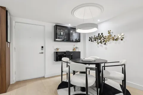 $319,900 | 3004 Northeast 5th Terrace, Unit 101C, Wilton Manors, FL 33334