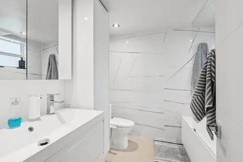 $319,900 | 3004 Northeast 5th Terrace, Unit 101C, Wilton Manors, FL 33334