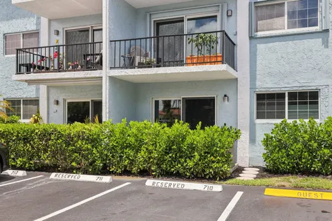 $319,900 | 3004 Northeast 5th Terrace, Unit 101C, Wilton Manors, FL 33334