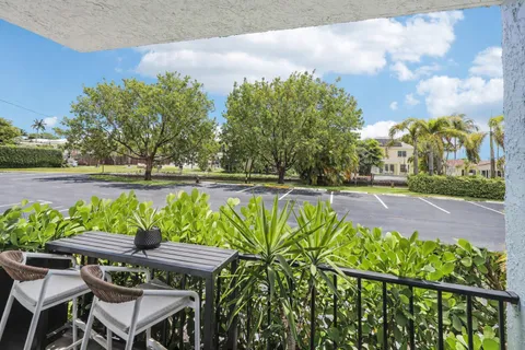 $299,900 | 3004 Northeast 5th Terrace, Unit 101C, Wilton Manors, FL 33334