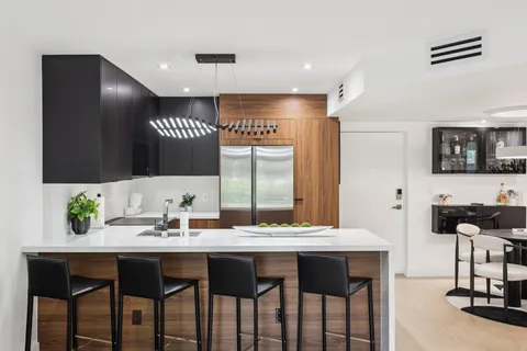 $319,900 | 3004 Northeast 5th Terrace, Unit 101C, Wilton Manors, FL 33334