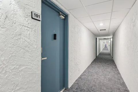 $319,900 | 3004 Northeast 5th Terrace, Unit 101C, Wilton Manors, FL 33334