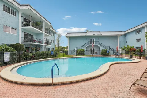 $299,900 | 3004 Northeast 5th Terrace, Unit 101C, Wilton Manors, FL 33334