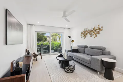 $319,900 | 3004 Northeast 5th Terrace, Unit 101C, Wilton Manors, FL 33334