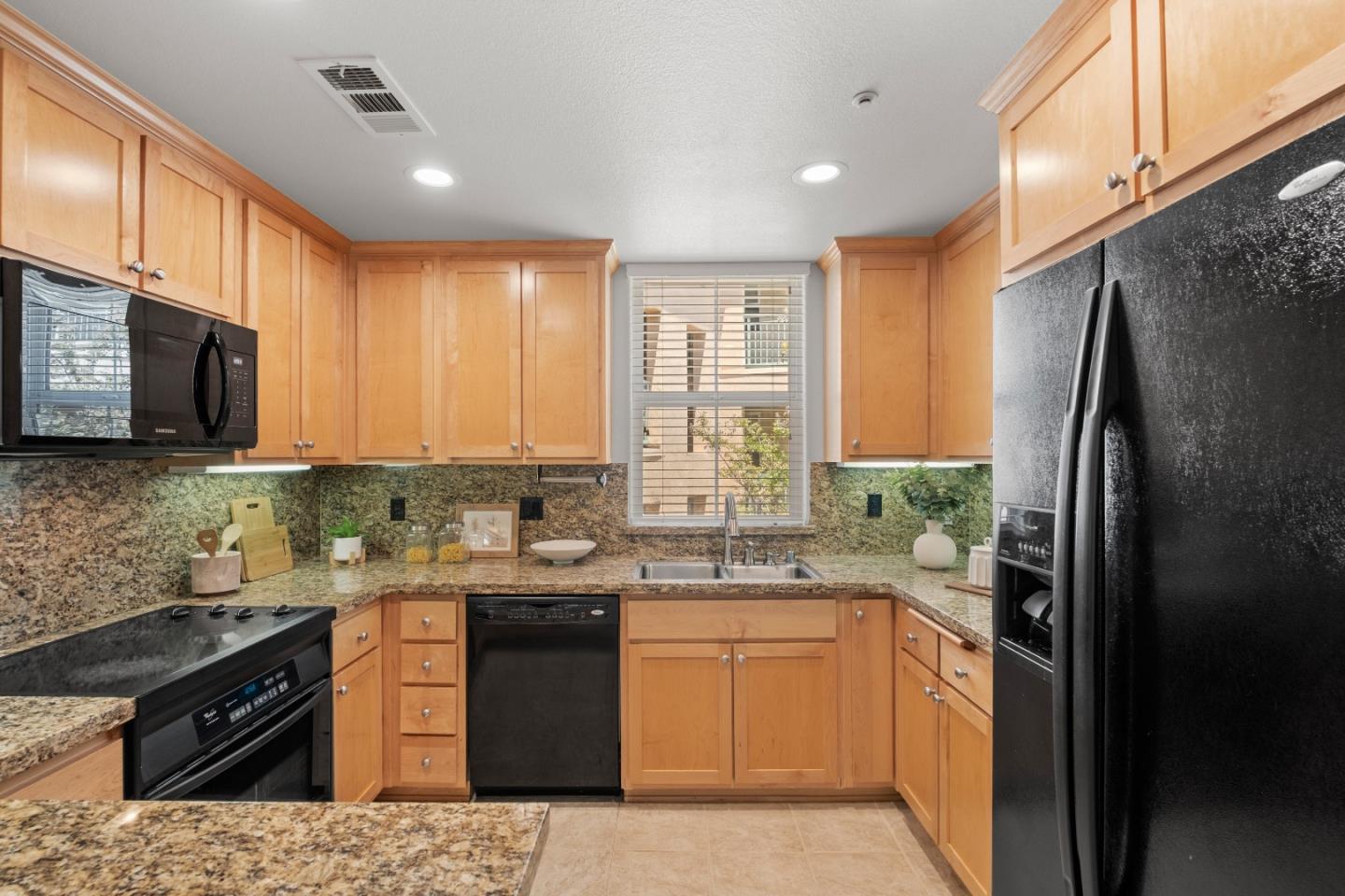 1390 Saddle Rack Street, Unit 350 San Jose, CA 95126 - Photo 4 of 40