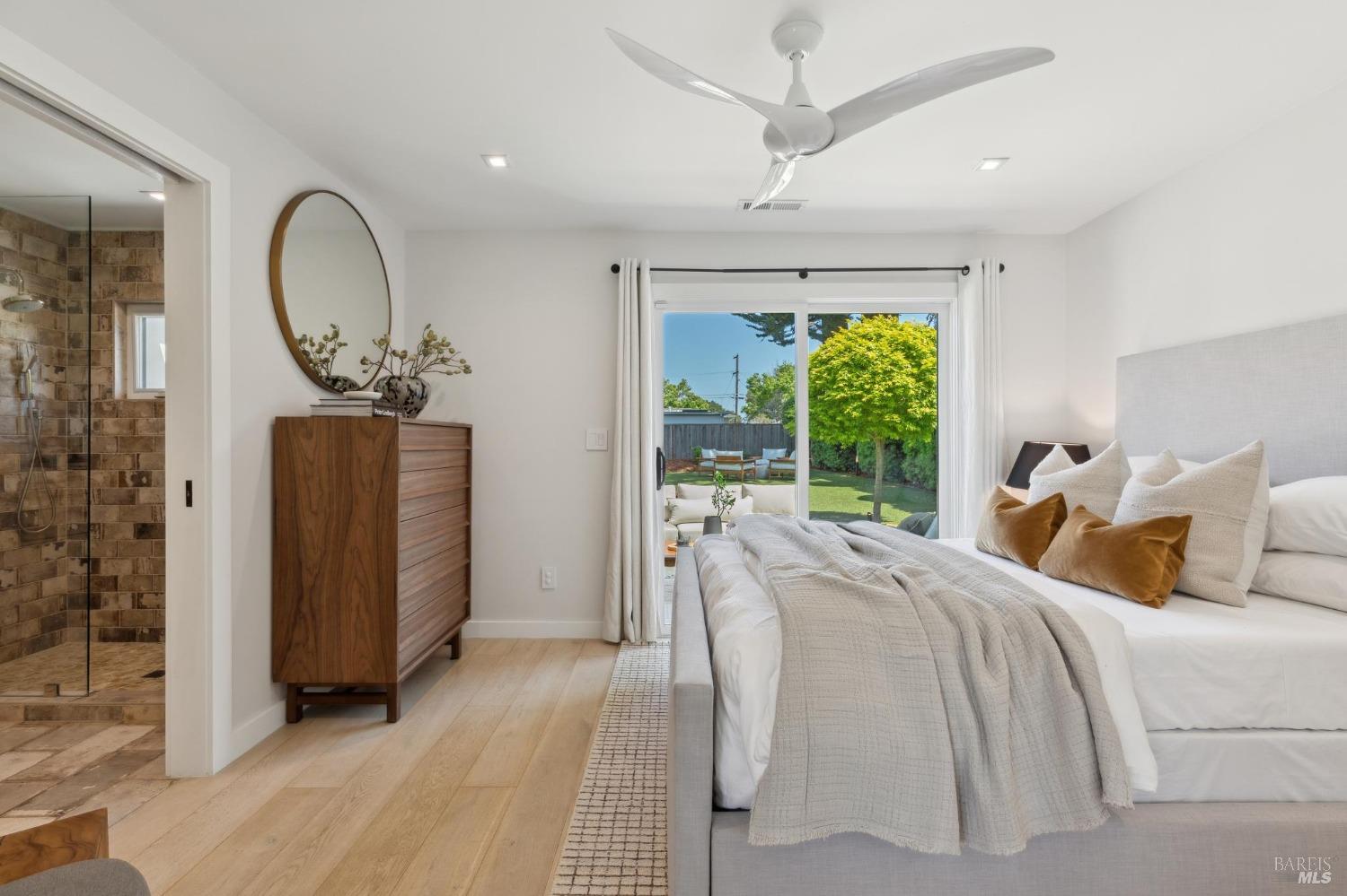 31 Mohawk Avenue Corte Madera, CA 94925 - Photo 19 of 57 a bed room with a bed and a window