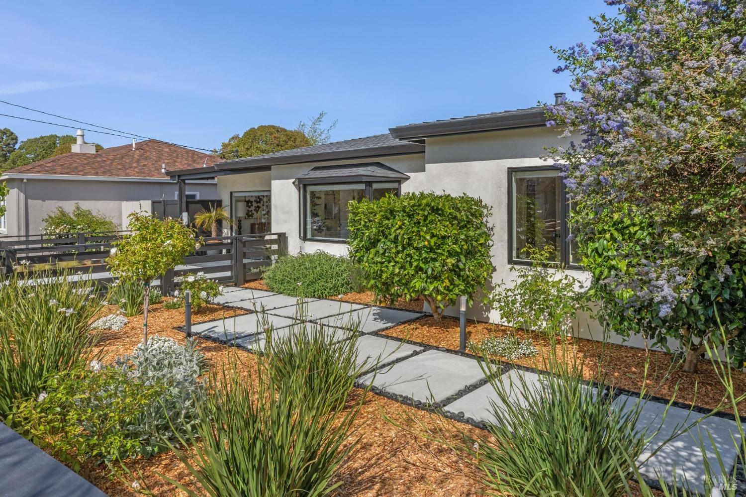 31 Mohawk Avenue Corte Madera, CA 94925 - Photo 3 of 57 a view of a house with swimming pool and sitting area
