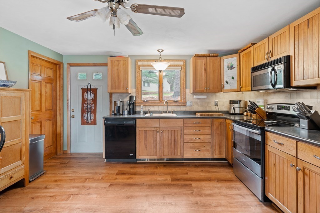 929 Shaker Road Westfield, MA 01085 - Photo 14 of 33 Gallery Image 14