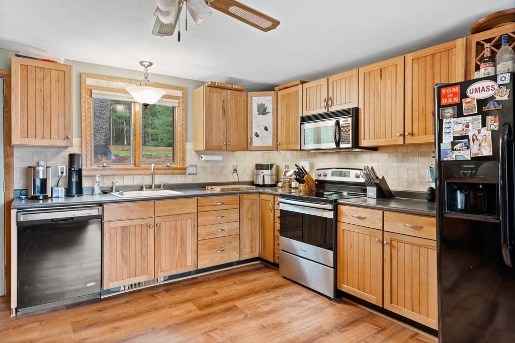 929 Shaker Road Westfield, MA 01085 - Photo 15 of 33 Gallery Image 15