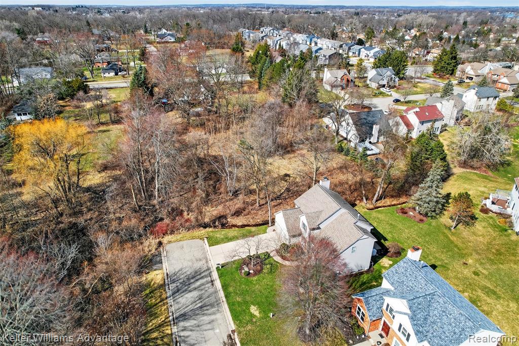 1765 Hawthorne Ridge Walled Lake, MI 48390 - Photo 5 of 46 Gallery Image 5