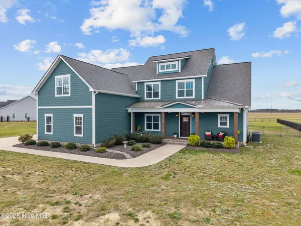 $749,900 | 2754 Wildflower Lane, Grimesland, NC 27837