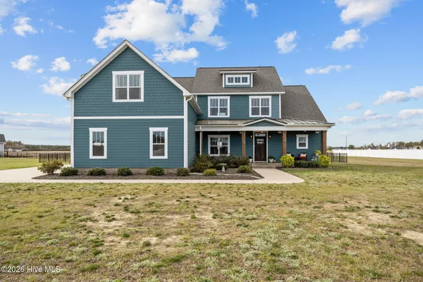 $749,900 | 2754 Wildflower Lane, Grimesland, NC 27837