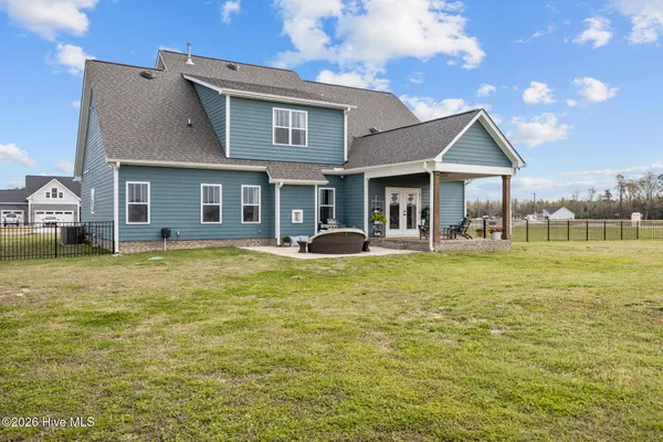 $749,900 | 2754 Wildflower Lane, Grimesland, NC 27837