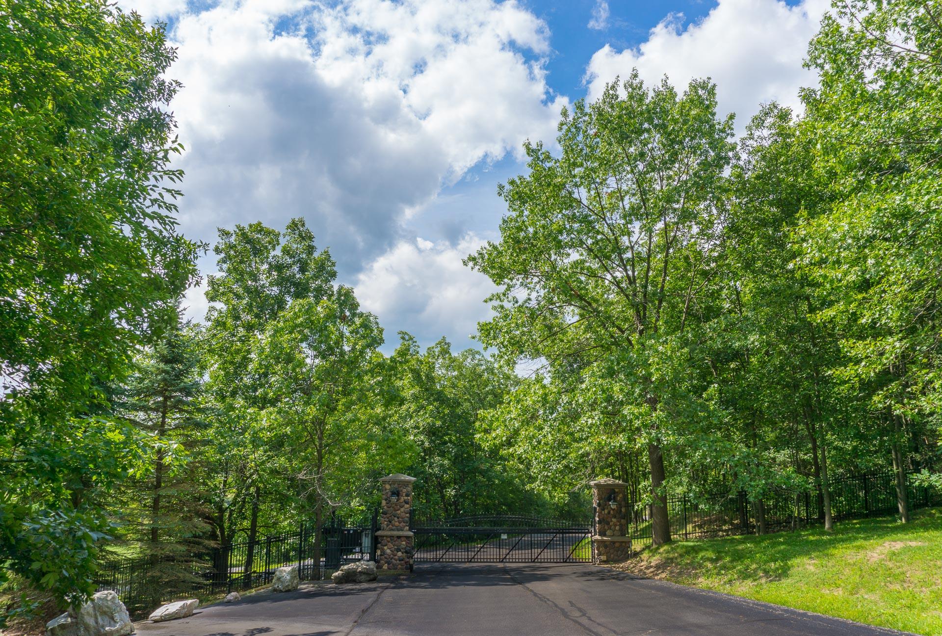 Lt24 Trinity Lane Geneva, WI 53147 - Photo 18 of 29 Association Gated Entry