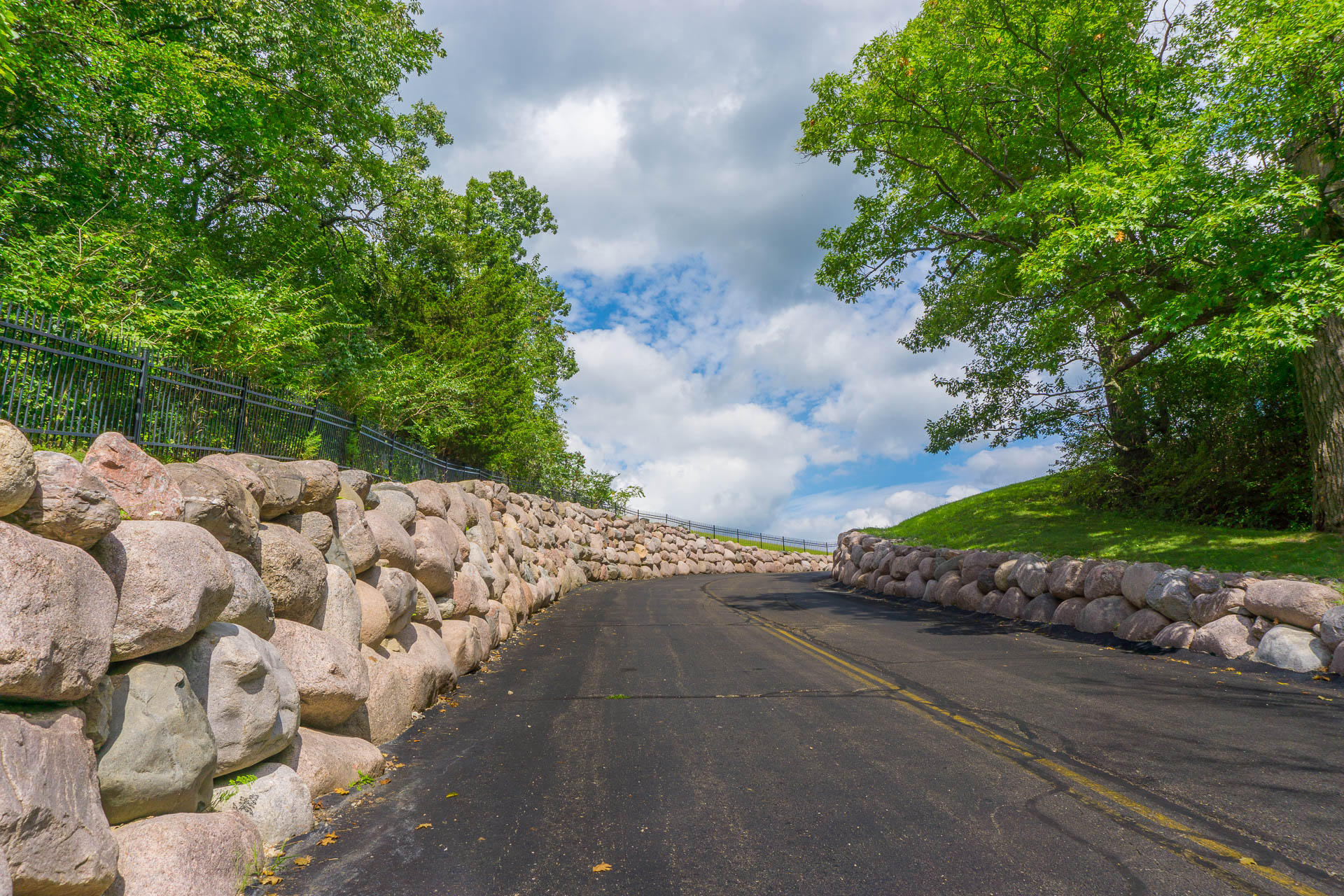 Lt24 Trinity Lane Geneva, WI 53147 - Photo 19 of 29 Association Boulder Wall Entrance