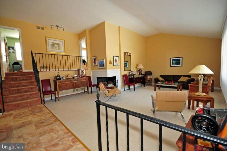 3117 Northbrook Road Pikesville, MD 21208 - Photo 2 of 7 Living Room