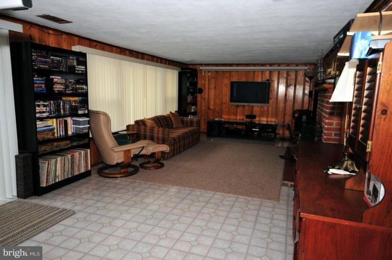3117 Northbrook Road Pikesville, MD 21208 - Photo 7 of 7 Family Room