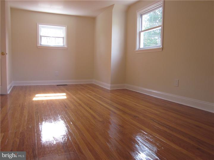 906 Inverness Lane Philadelphia, PA 19128 - Photo 13 of 22 Bedroom 3