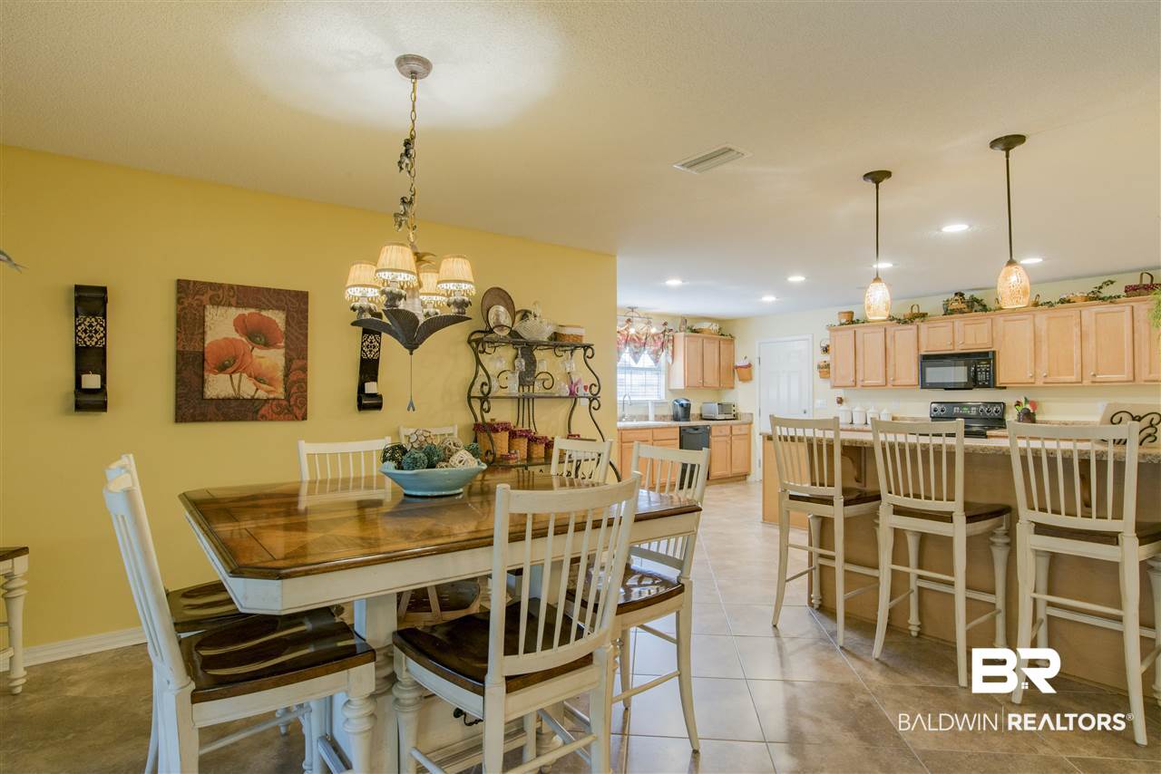 319 Manchester Lane Foley, AL 36535 - Photo 7 of 33 Breakfast room