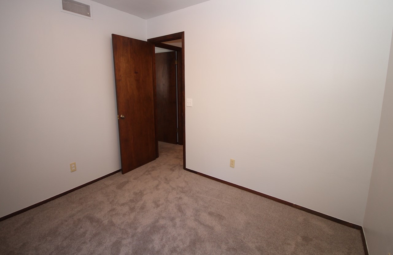 4122 South Meridian Road Mount Pleasant, MI 48858 - Photo 23 of 29 1837445-22.JPG