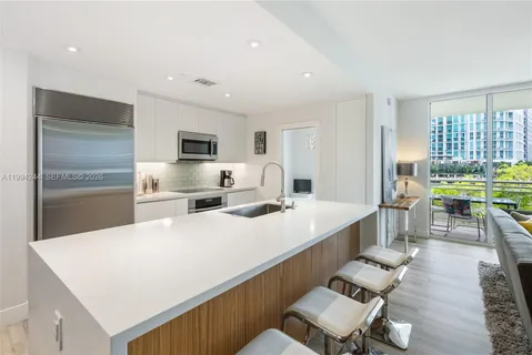 $6,950 | 901 Brickell Key Boulevard, Unit 305, Miami, FL 33131