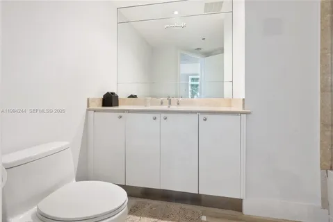 $6,950 | 901 Brickell Key Boulevard, Unit 305, Miami, FL 33131