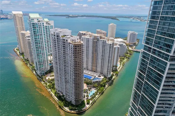 $6,950 | 901 Brickell Key Boulevard, Unit 305, Miami, FL 33131